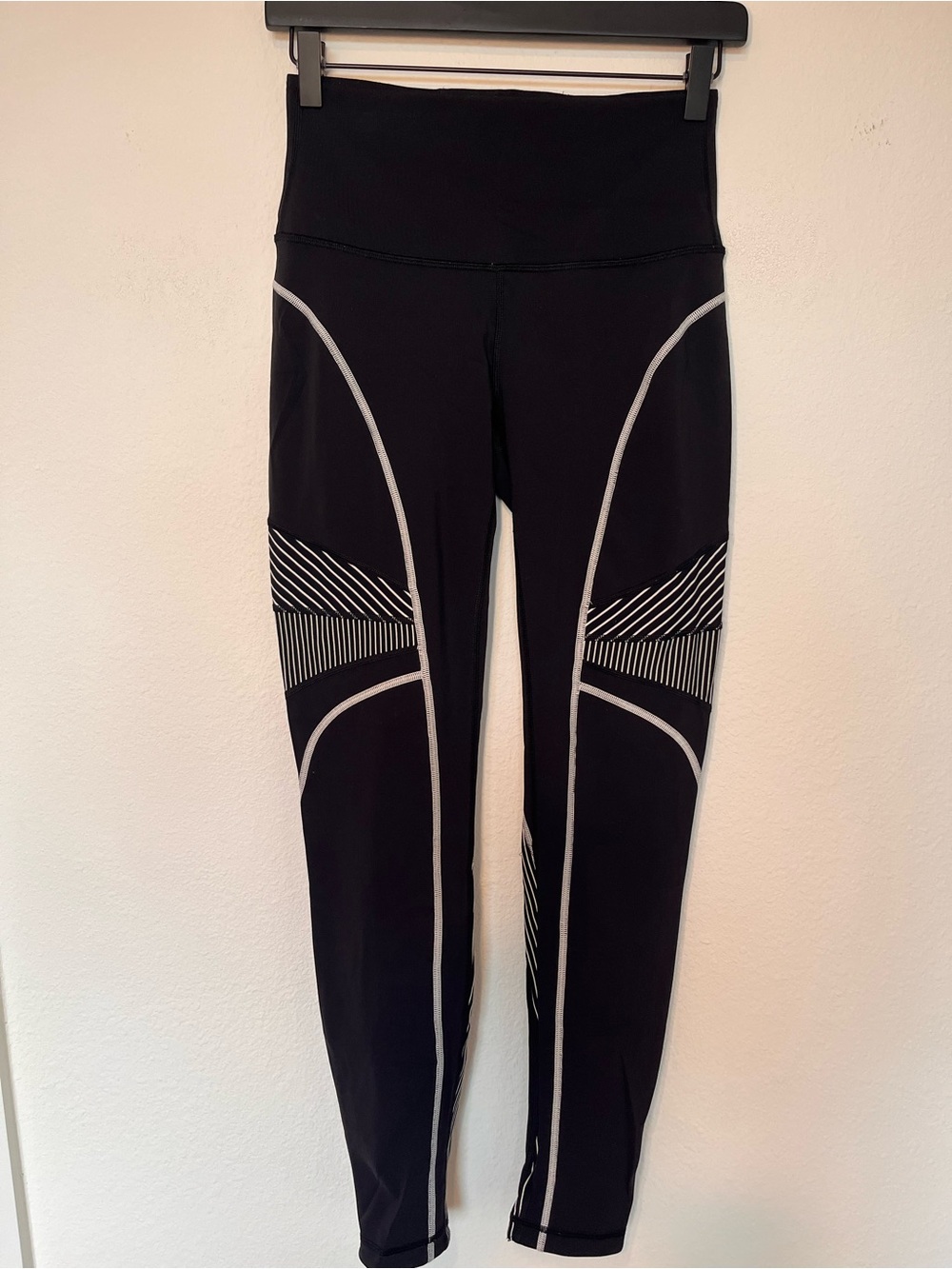RARE Lululemon Leggings with Reflective Piping